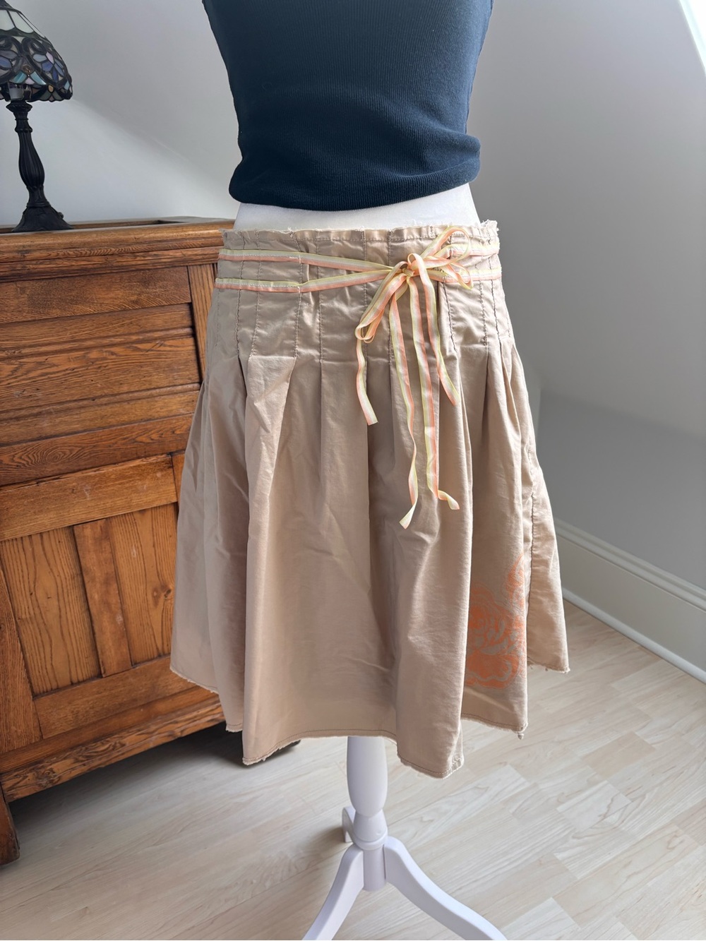 Old Navy Pleated Midi Skirt 🤍